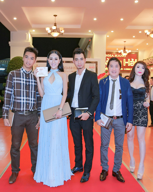 Huỳnh Thuý Anh, Hoa hậu Huỳnh Thuý Anh, Tin ngôi sao