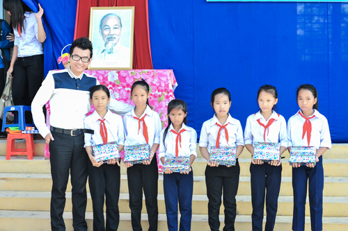 Ký Quốc Đạt, Á vương Ký Quốc Đạt, Tin ngôi sao
