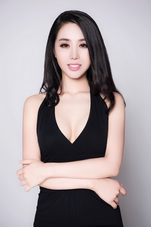 Thanh Nguyễn, Hotgirl Bella, Nữ hoàng tắm trắng, Sao việt