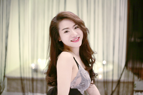 Hanna Trần, Hotgirl Hanna Trần, Da trắng sáng