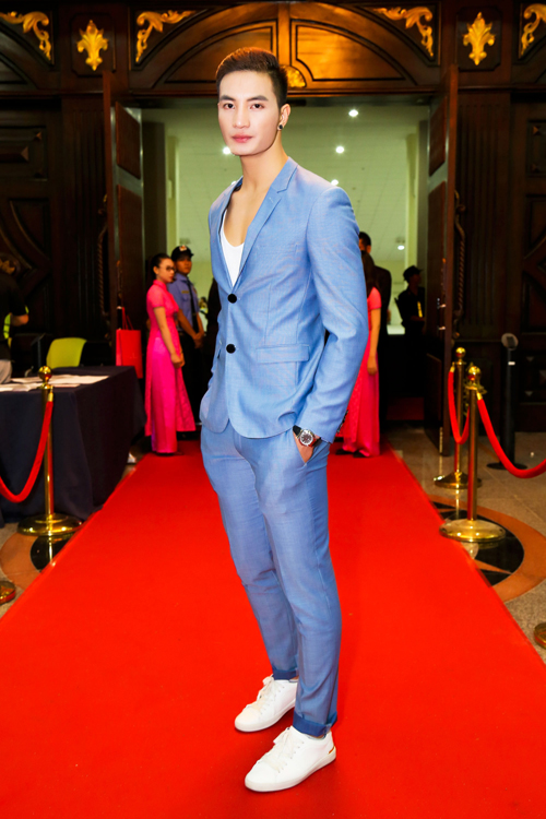 Nam Vưong Văn Sơn, Nguyễn Văn Sơn, Mister Global 2015, Sao Việt