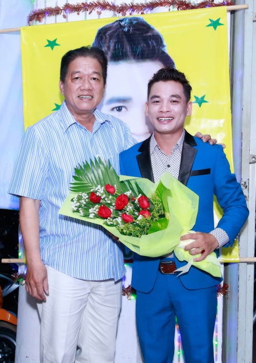 Khang Chấn Thi, Ca sĩ Khang Chấn Thi, Sao Việt