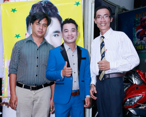 Khang Chấn Thi, Ca sĩ Khang Chấn Thi, Sao Việt