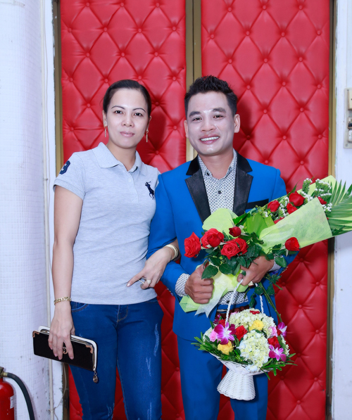 Khang Chấn Thi, Ca sĩ Khang Chấn Thi, Sao Việt