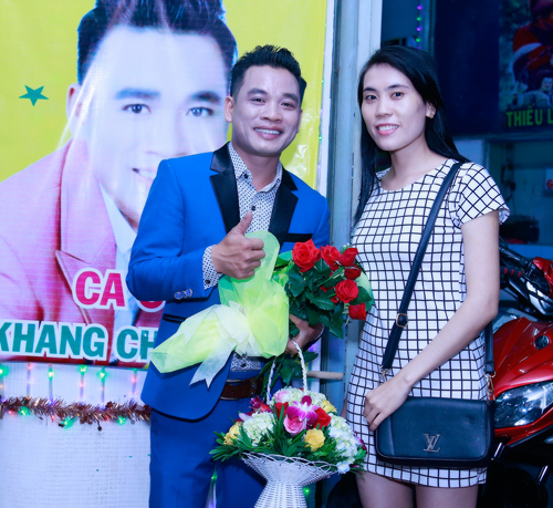 Khang Chấn Thi, Ca sĩ Khang Chấn Thi, Sao Việt