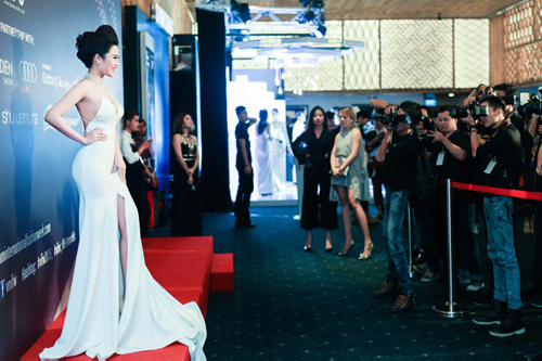Phương Suri, doanh nhân Phương Suri, Vietnam International Fashion Week, Tuần lễ thời trang quốc tế tại Việt Nam