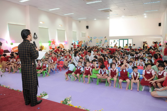 Hùng Cửu Long, Sao Việt, Con gái Hùng Cửu Long, Lê Thánh Thiện
