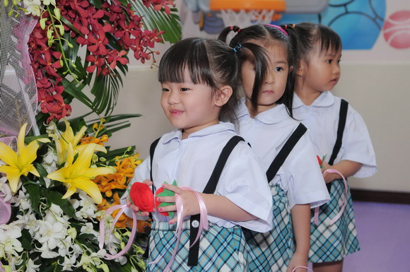 Hùng Cửu Long, Sao Việt, Con gái Hùng Cửu Long, Lê Thánh Thiện