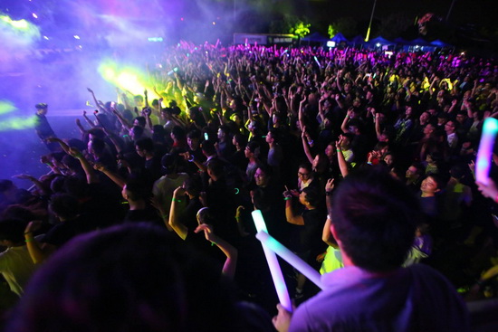 The Wave, Civilizatoin Tour, Võ Hoàng Yến, Tùng Anh
