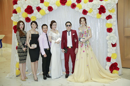 Bầu Hòa, Sao Việt, NTK Minh Hùng