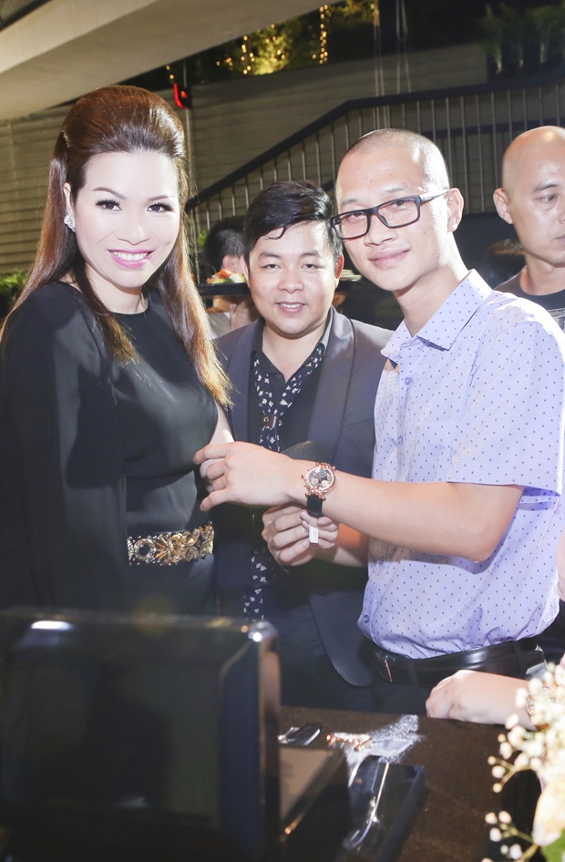 Bùi Thị Hà, Hoa hậu quý bà Bùi Thị Hà, Sao Việt