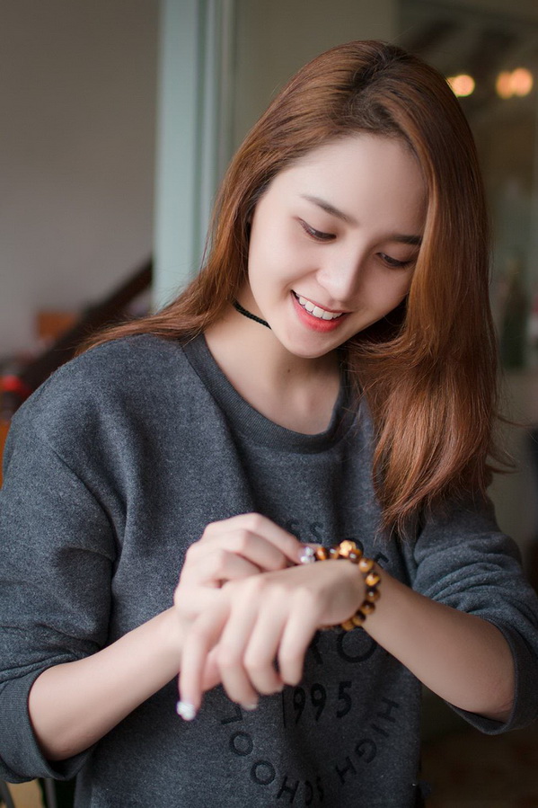 Ancarat Jewelry, Vàng phong thủy, Á hậu Hoàng Anh