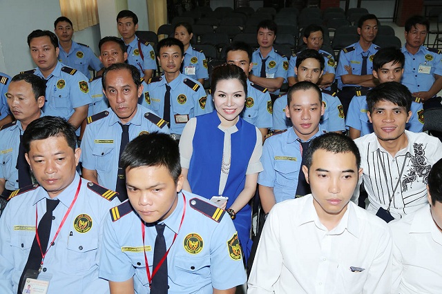 Hoa hậu Bùi Thị Hà, Hoa hậu Qúy bà Bùi Thị Hà, Sao Việt