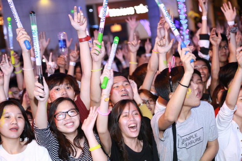 Countdown Party 2016 , Sơn Tùng M-TP, body painting ánh sáng
