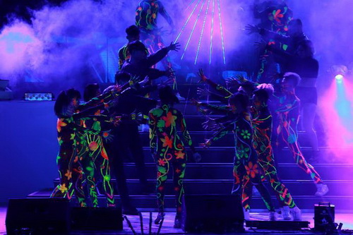Countdown Party 2016 , Sơn Tùng M-TP, body painting ánh sáng
