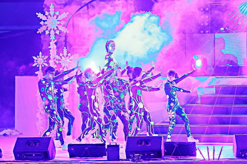 Countdown Party 2016 , Sơn Tùng M-TP, body painting ánh sáng