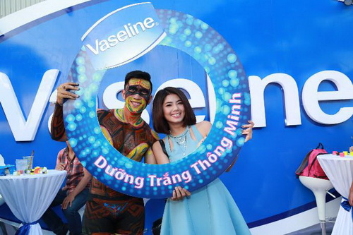 Countdown Party 2016 , Sơn Tùng M-TP, body painting ánh sáng