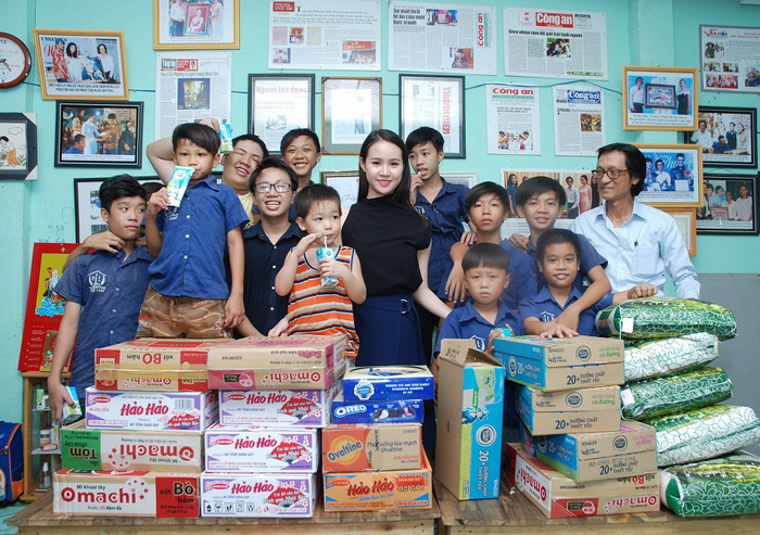 Mái ấm Nhân Tâm, Nguyễn Phương Anh, Sao Việt
