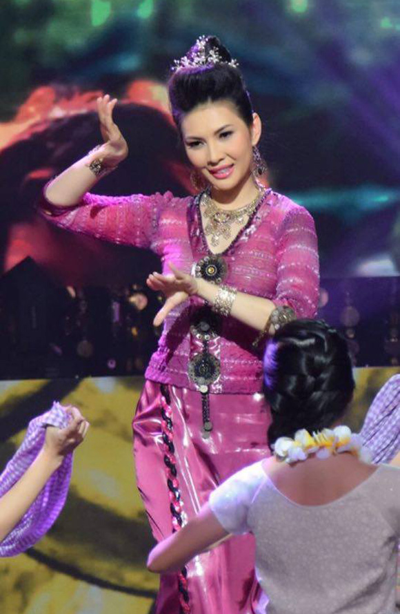 Mai Lệ Quyên, Á hậu Mai Lệ Quyên, Sao Việt