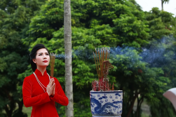 Người đẹp nhã uyên,mc nhã uyên,nhã uyên rẻ hướng làm mc