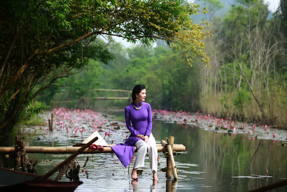 Người đẹp nhã uyên,mc nhã uyên,nhã uyên rẻ hướng làm mc