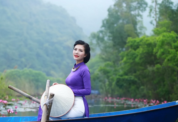 Người đẹp nhã uyên,mc nhã uyên,nhã uyên rẻ hướng làm mc