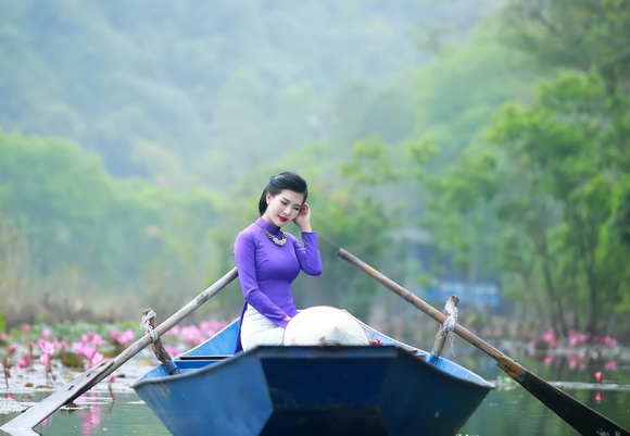 Người đẹp nhã uyên,mc nhã uyên,nhã uyên rẻ hướng làm mc