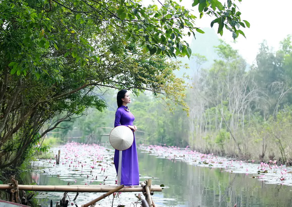 Người đẹp nhã uyên,mc nhã uyên,nhã uyên rẻ hướng làm mc