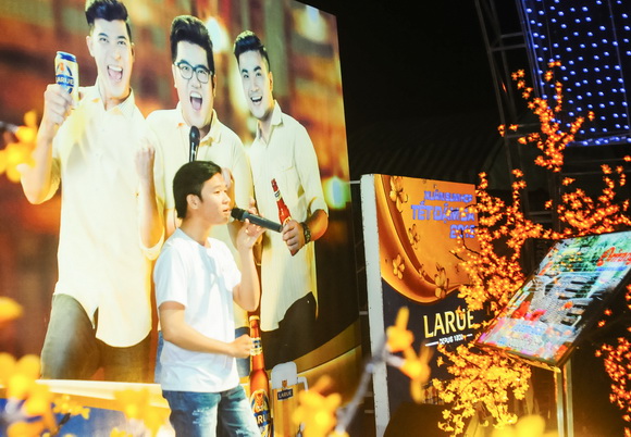 Bia Larue, Lễ hội ánh sáng, Tết Bính Thân 2016