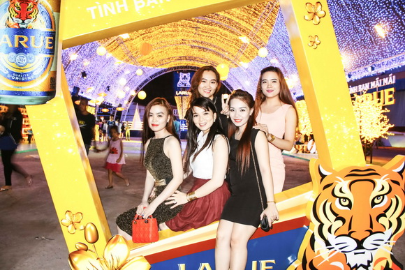 Bia Larue, Lễ hội ánh sáng, Tết Bính Thân 2016