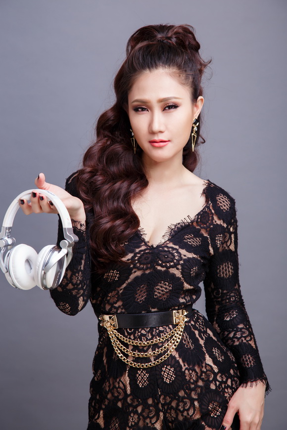 Jolly B, DJ Jolly B, Sao Việt