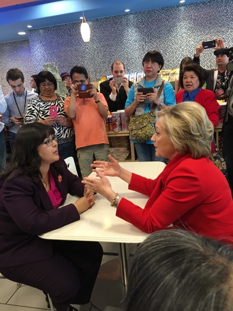 Hillary Clinton, Hillary Clinton thưởng thức món ăn việt, Lee’s Sandwiches