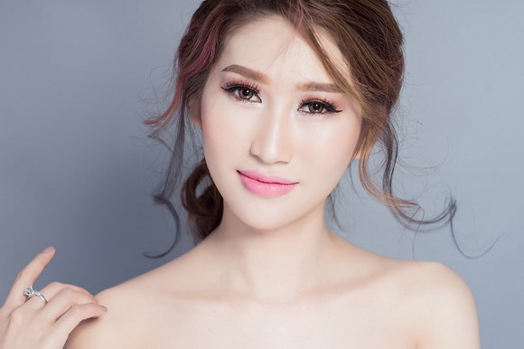 Quỳnh Thi, Người mẫu Quỳnh Thi, Sao Việt