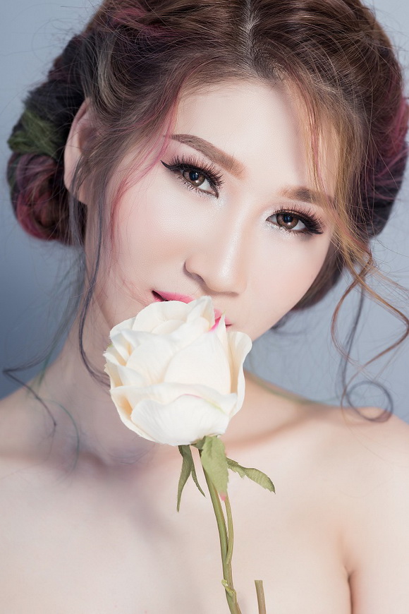 Quỳnh Thi, Người mẫu Quỳnh Thi, Sao Việt