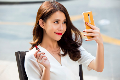 Soobin Hoàng Sơn, Ngọc Thảo, Motorola X Style