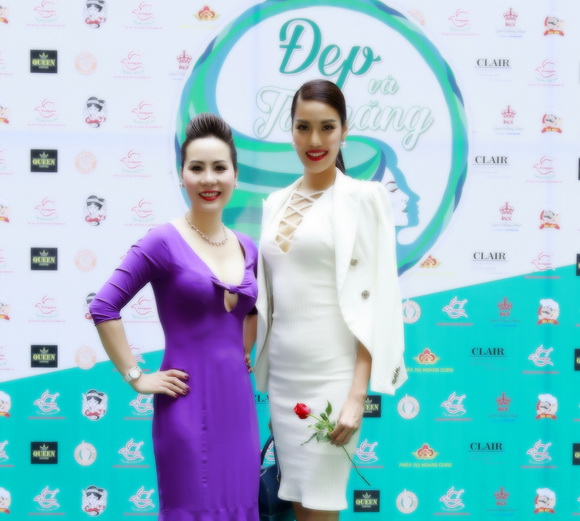 Doanh nhân Kim Chi, Lan Khuê, Sao Việt