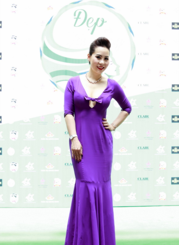 Doanh nhân Kim Chi, Lan Khuê, Sao Việt
