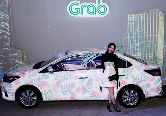 Phạm Hương, Hoa hậu Hoàn Vũ Việt Nam 2016, Grab taxi, Sao việt