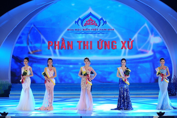 Dương Kim Ánh, Hoa hậu biển 2016, Người đẹp áo dài Dương Kim Ánh, Sao Việt