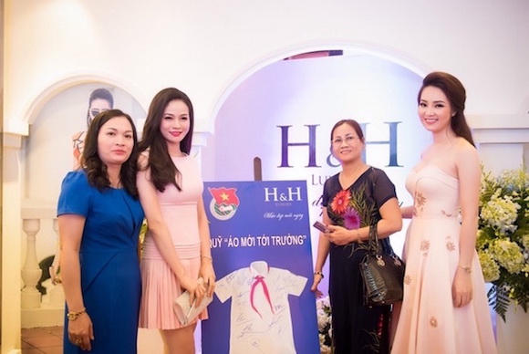 H&H Luxury, Thời trang H&H Luxury, Showroom H&H Luxury, Á hậu Tú Anh, Á hậu Thụy Vân