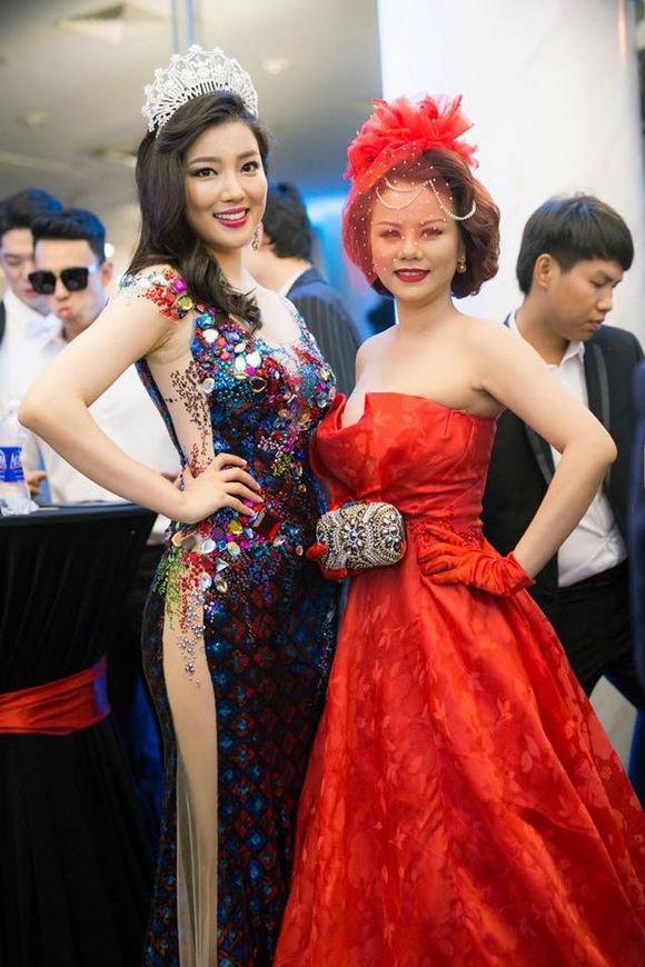 Vivian Văn, Hoa hâu Vivian Văn, Sao Việt