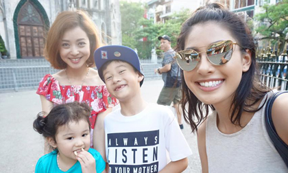 Jennifer Phạm cùng em gái đưa hai con đi dạo chơi Hà Nội