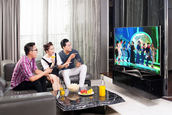 Đại Nghĩa, Gương mặt thân quen 2016, TCL 4K QUHD C1 65 inch màn hình Cong