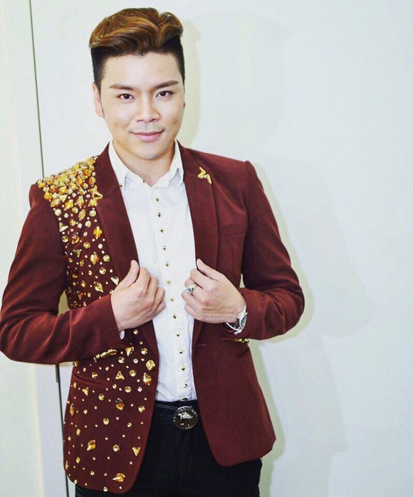 Tân Hy Khánh, Ca sĩ Tân Hy Khánh, Sao Việt