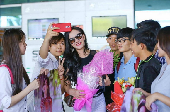 Á hậu Quỳnh Mai, Hoa hậu Phụ nữ Người Việt Thế Giới 2015, Sao Việt