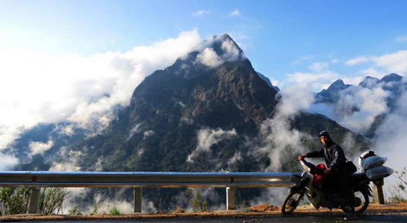 Kỳ thực tập trong mơ, Thực tập xuyên việt, Giày thể thao Hunter