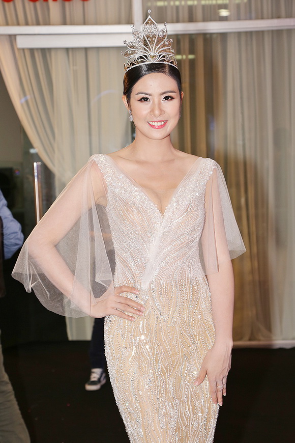 Viên Hoàng Thu, Hoa hậu thân thiện Viên Hoàng Thu, Sao Việt