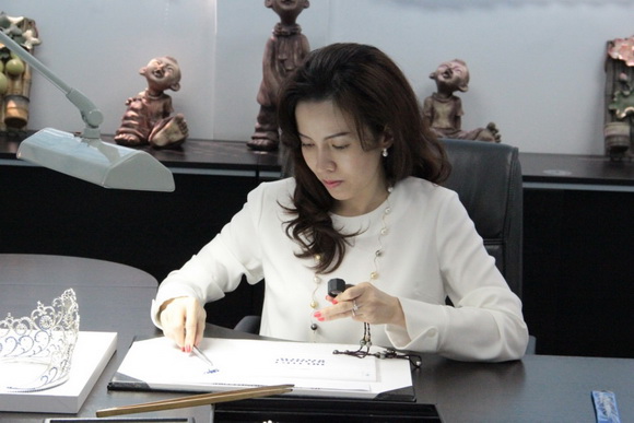 Đỗ Mỹ Linh, Vương miện hoa hậu Đỗ Mỹ Linh, Sao Việt