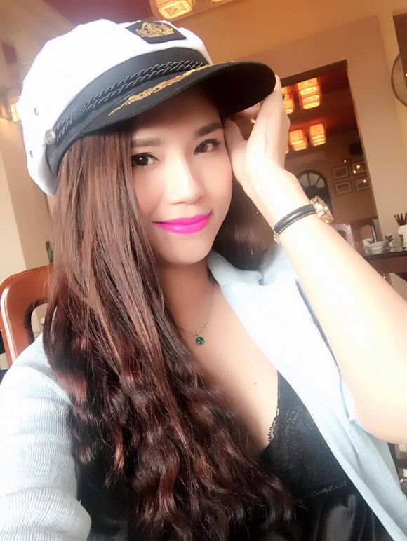 Hotgirl bán cháo,mai hana,cô gái bán cháo xinh như hotgirl