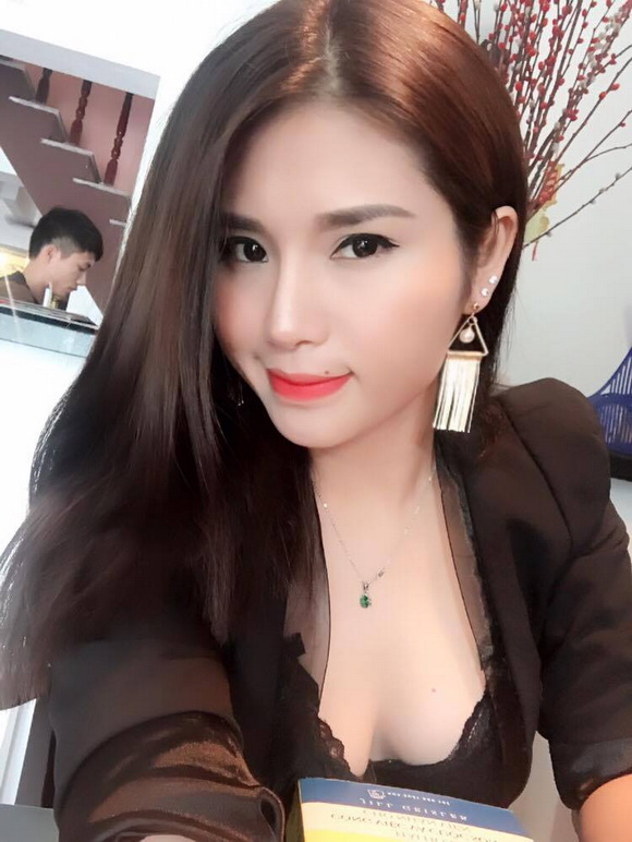 Hotgirl bán cháo,mai hana,cô gái bán cháo xinh như hotgirl